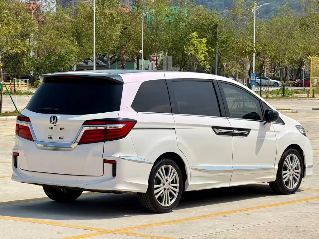 Honda Elysion 2019 — фото 5