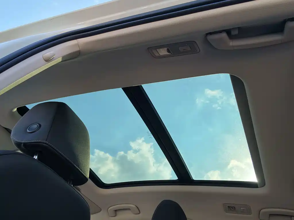 Volkswagen T-Roc 2023 — фото 10