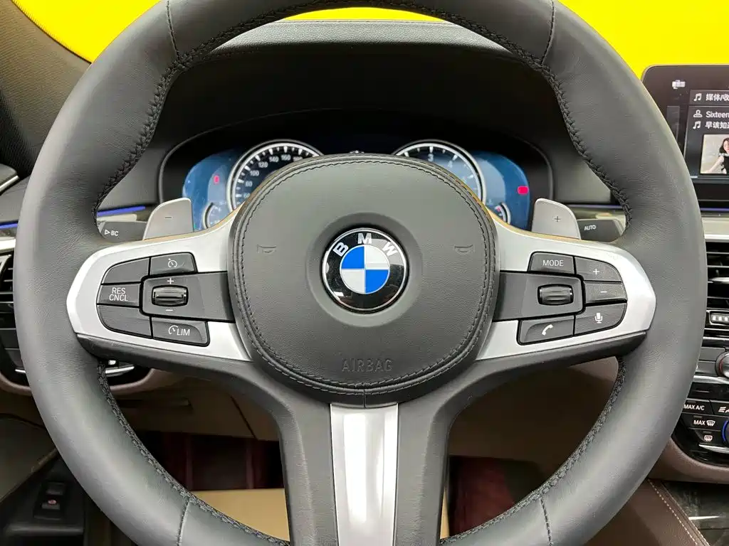 BMW 6 Series GT 2018 — фото 15