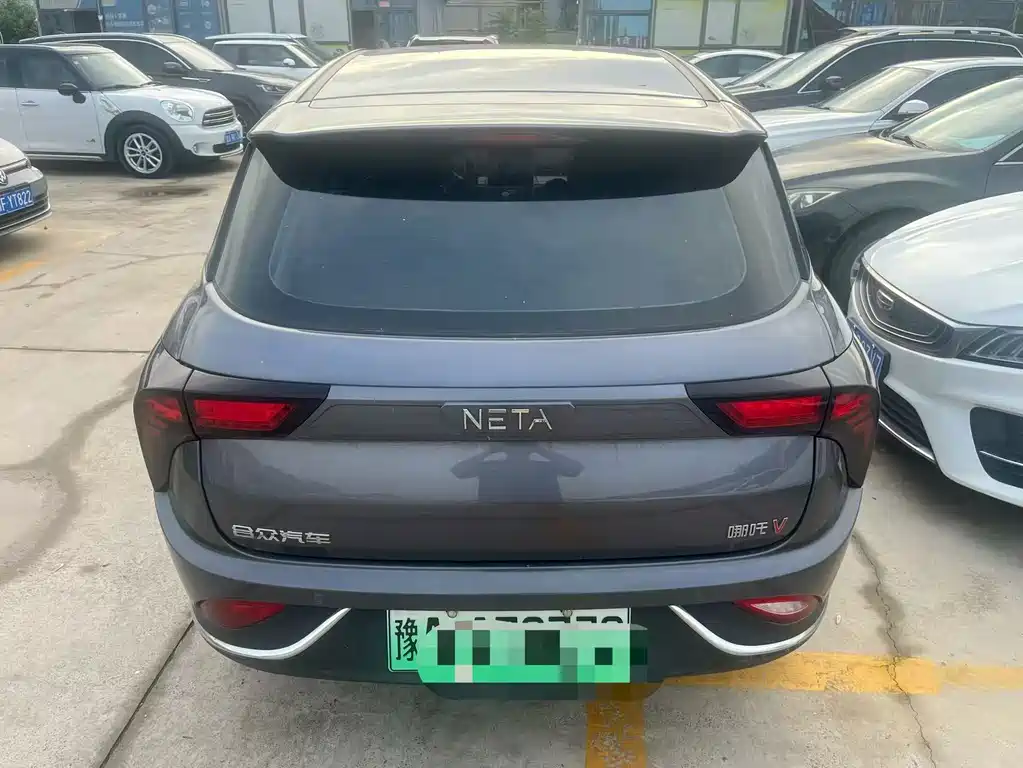 Neta V 2022