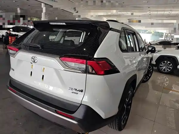 Toyota RAV4 2021