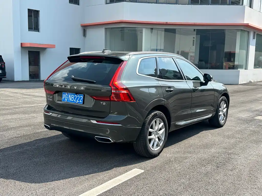 Volvo XC60 2021 — фото 4