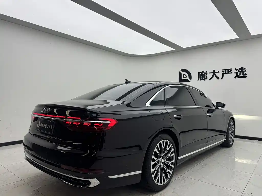 Audi A8 2025 — фото 15
