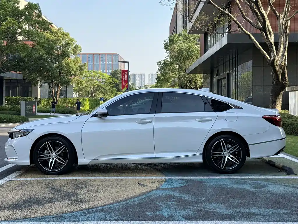 Honda Inspire 2023 — фото 11