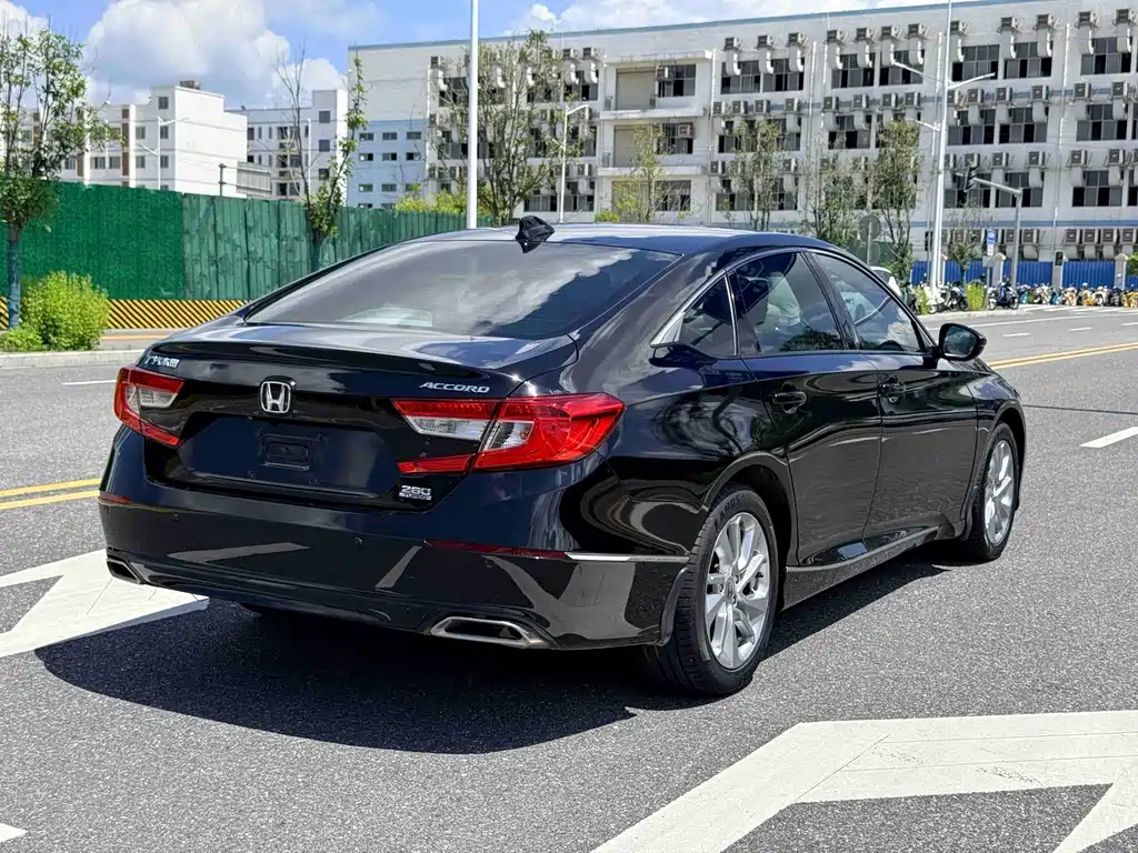 Honda Accord 2020 — фото 8