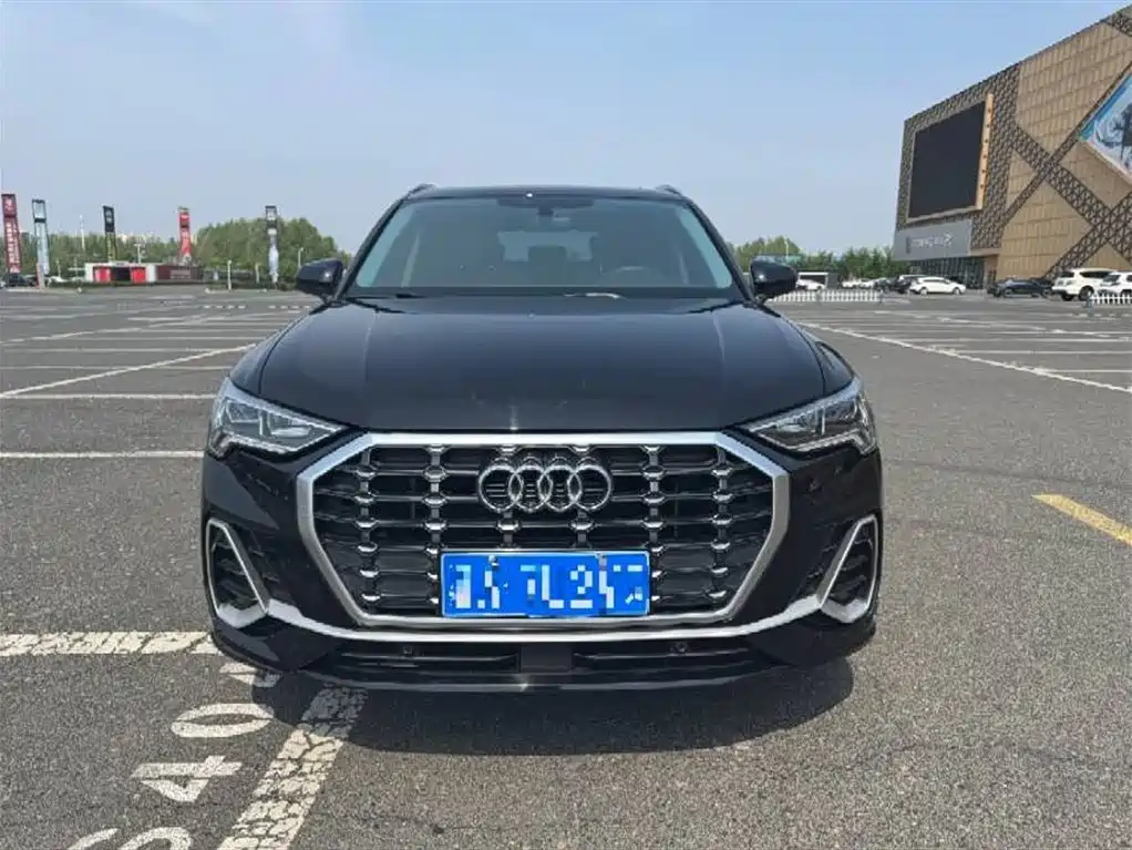 Audi Q3 2022 — фото 2