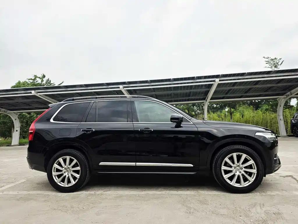 Volvo XC90 2018 — фото 10