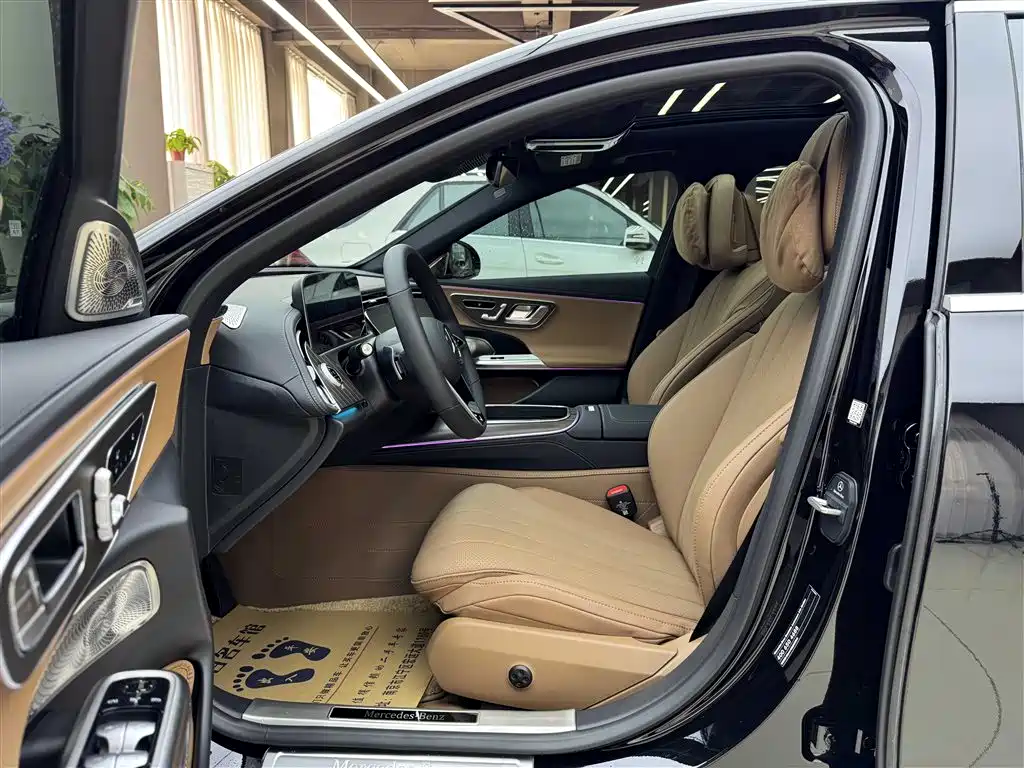 Mercedes-Benz E-Class 2025 — фото 10