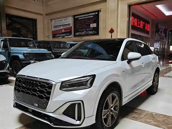 Audi Q2L 2022