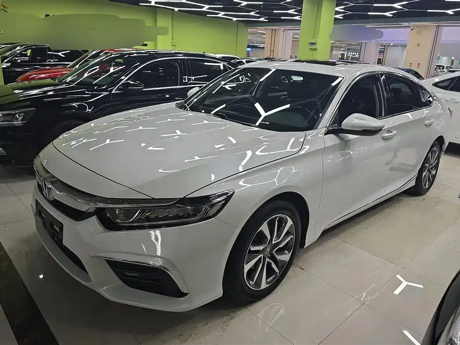 Honda Inspire 2021 — фото 1