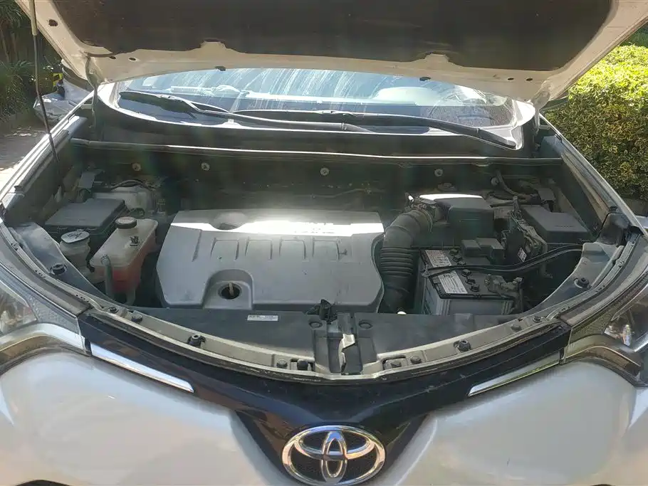 Toyota RAV4 2017 — фото 10