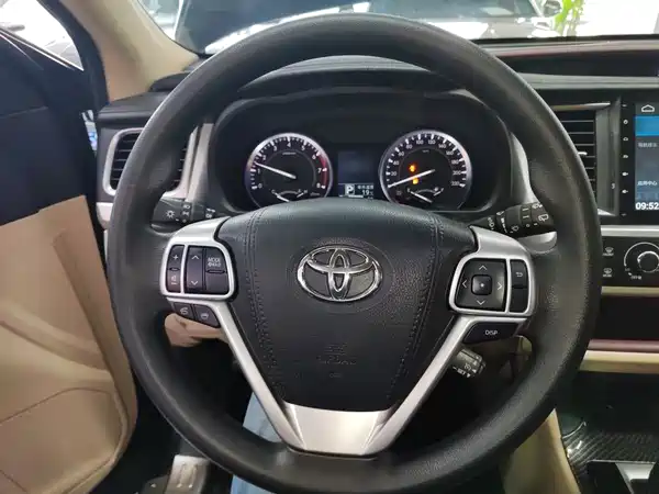 Toyota Highlander 2016