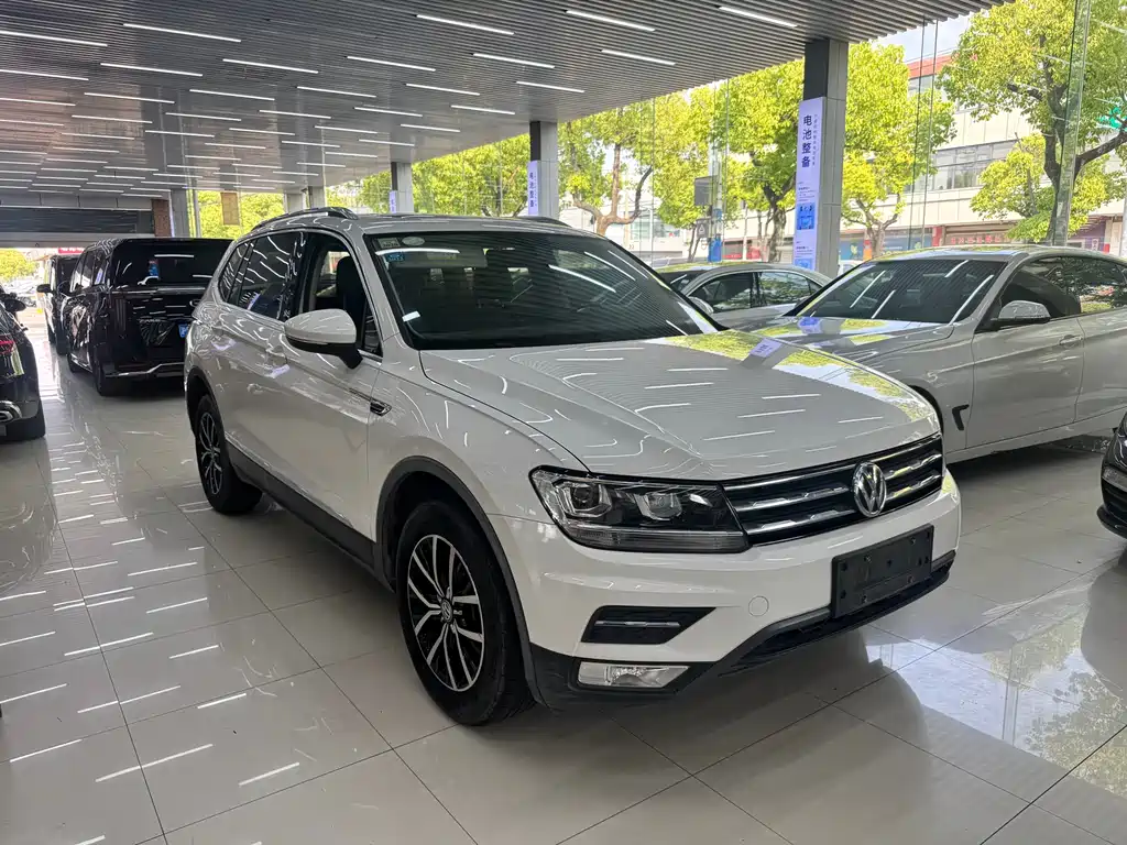 Volkswagen Tiguan L 2018 — фото 3