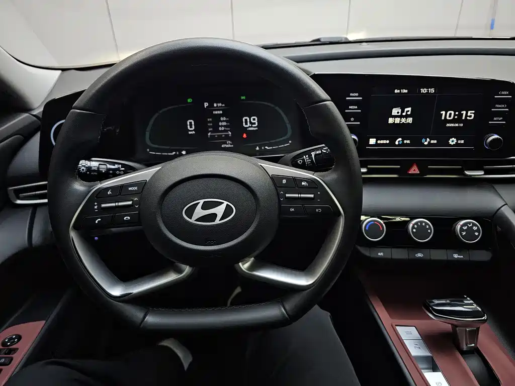 Hyundai Elantra 2024 — фото 17