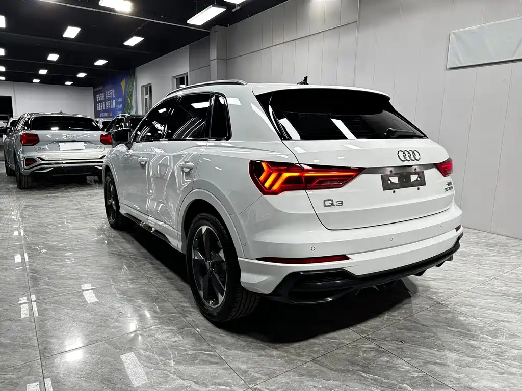 Audi Q3 2022 — фото 4