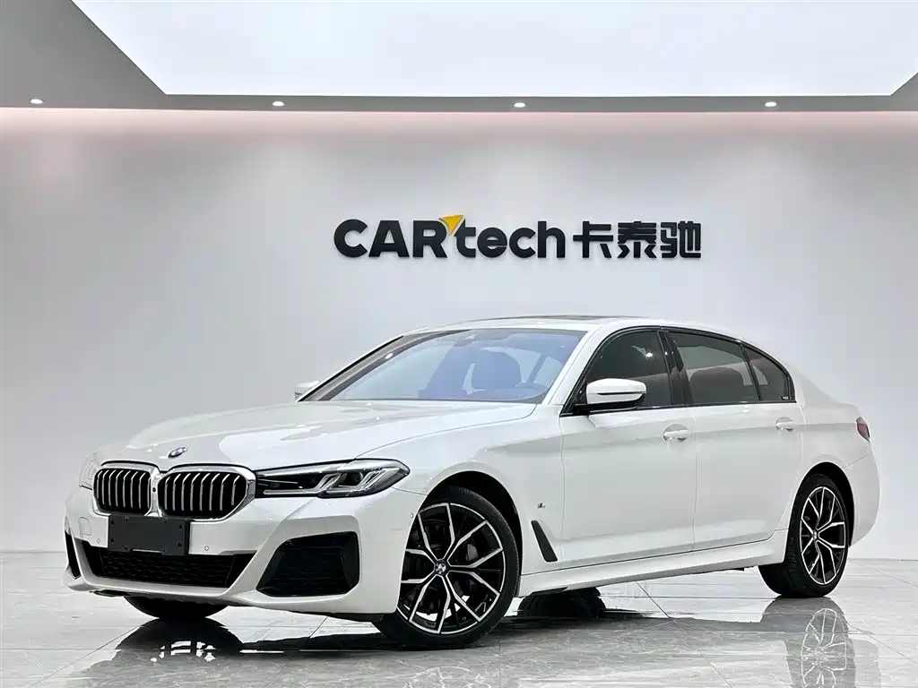 BMW 5 Series 2021 — фото 1