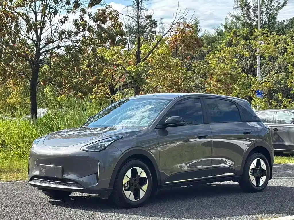 Geely Galaxy Starwish 2025 — фото 1