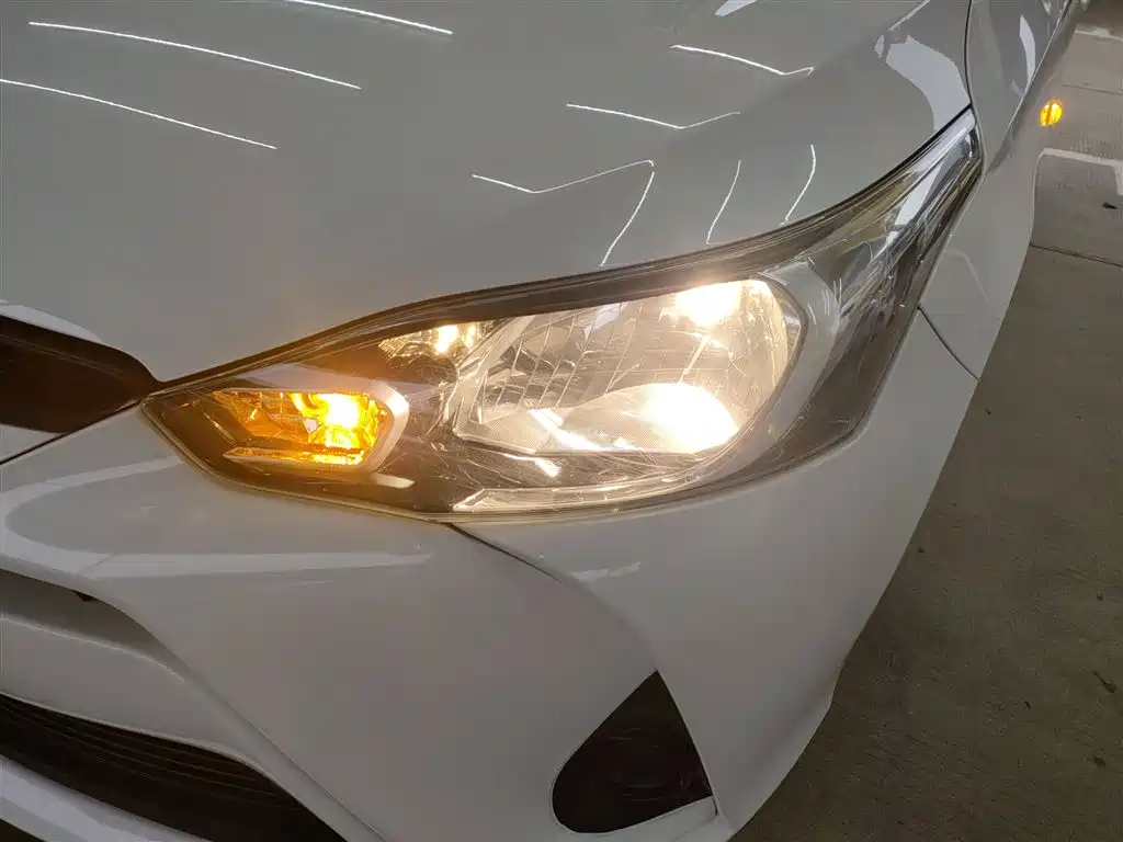 Toyota Yaris L 2021 — фото 18