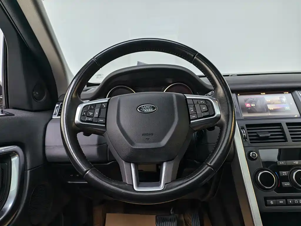 Land Rover Discovery Sport 2018 — фото 14
