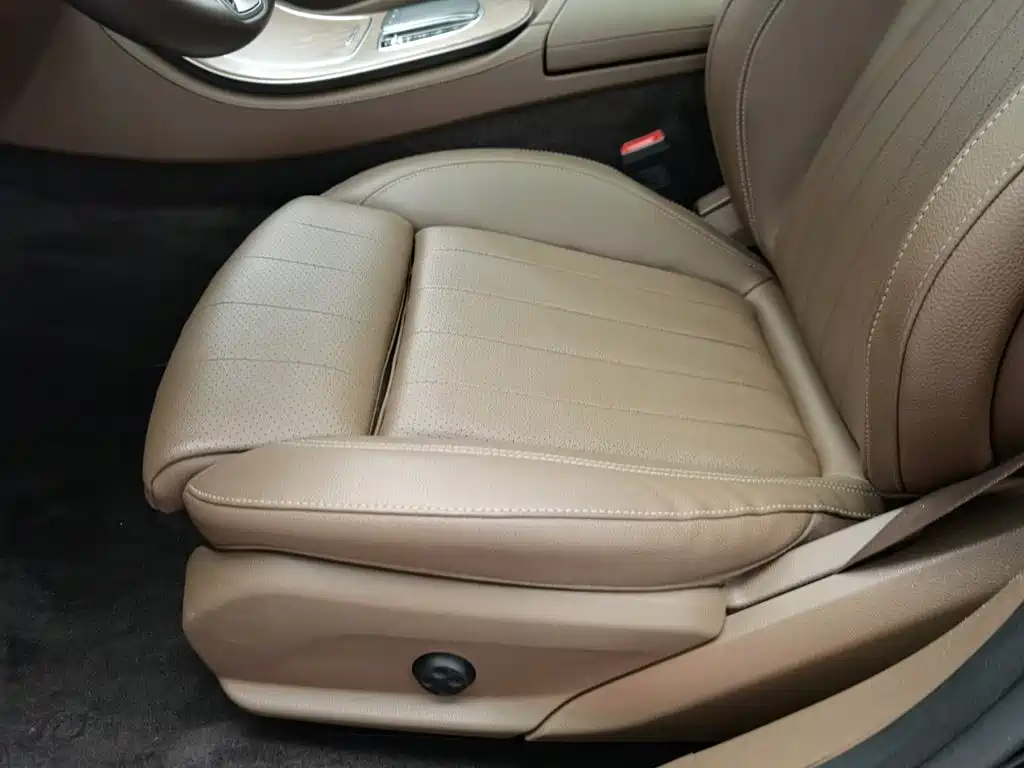 Mercedes-Benz E-Class 2022 — фото 20