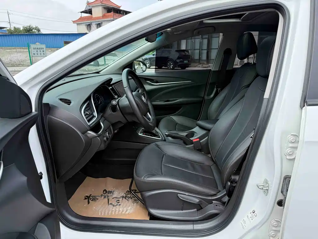 Buick Excelle 2018 — фото 11