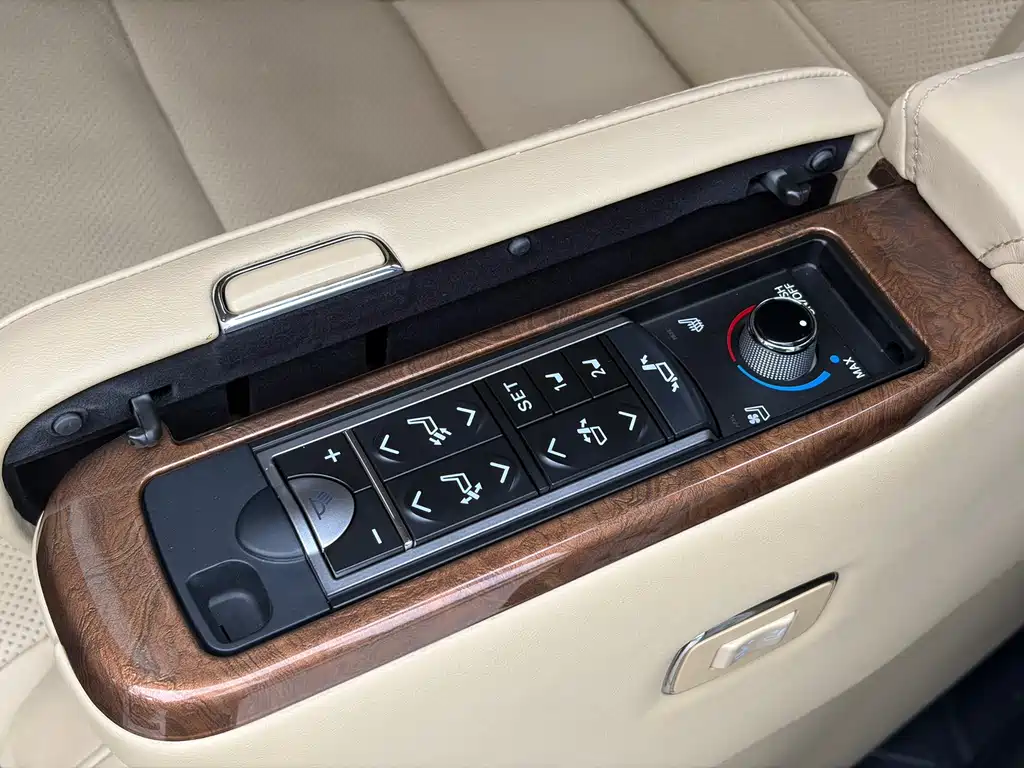Toyota Alphard 2015 — фото 17