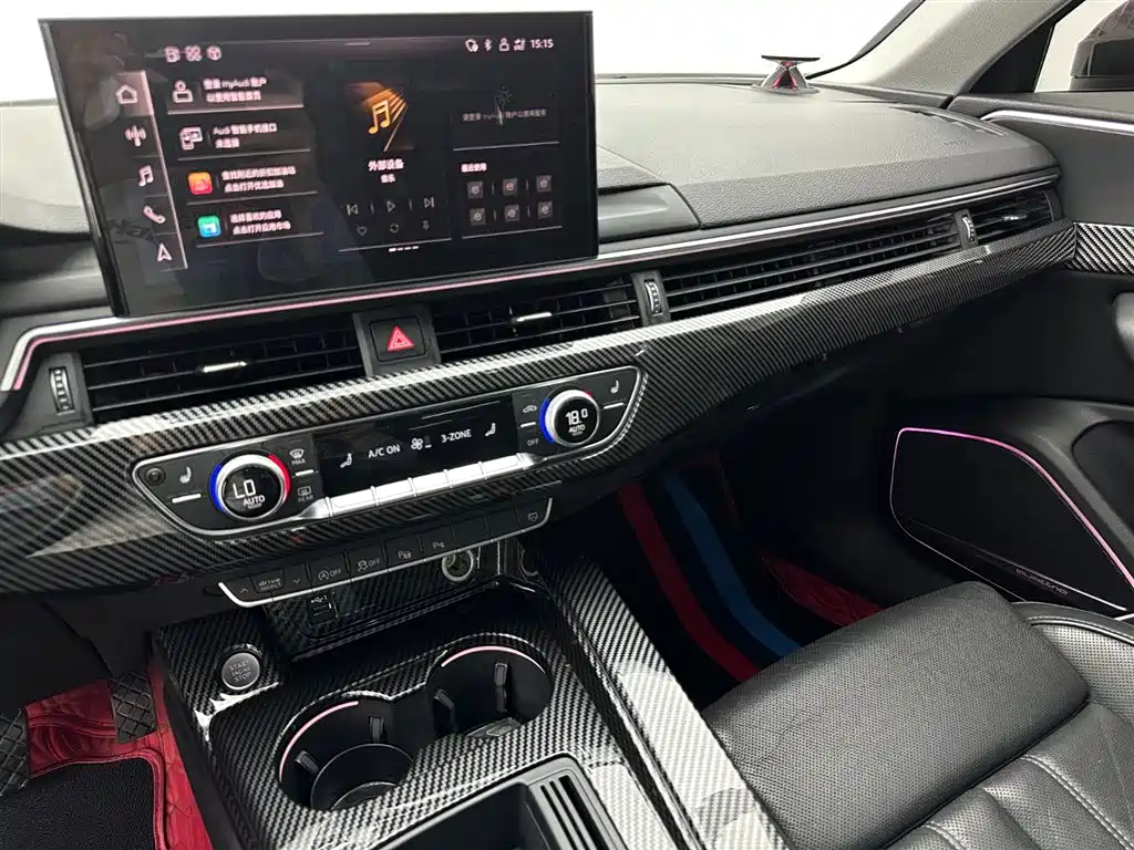 Audi A4L 2021 — фото 14