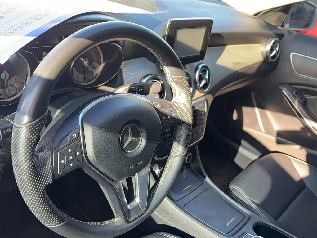 Mercedes-Benz GLA 2015 — фото 4