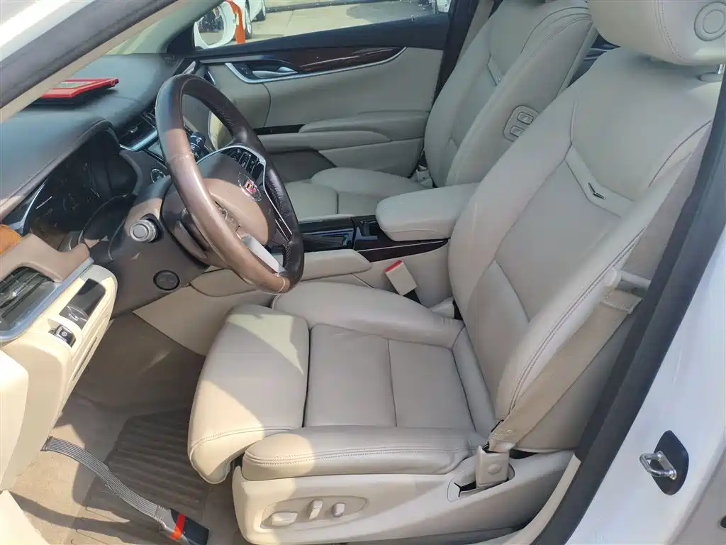 Cadillac XTS 2015 — фото 15