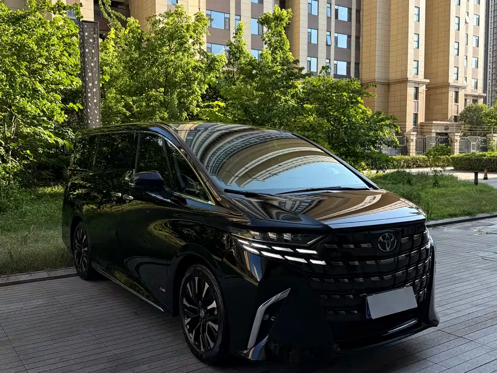 Toyota Alphard 2025