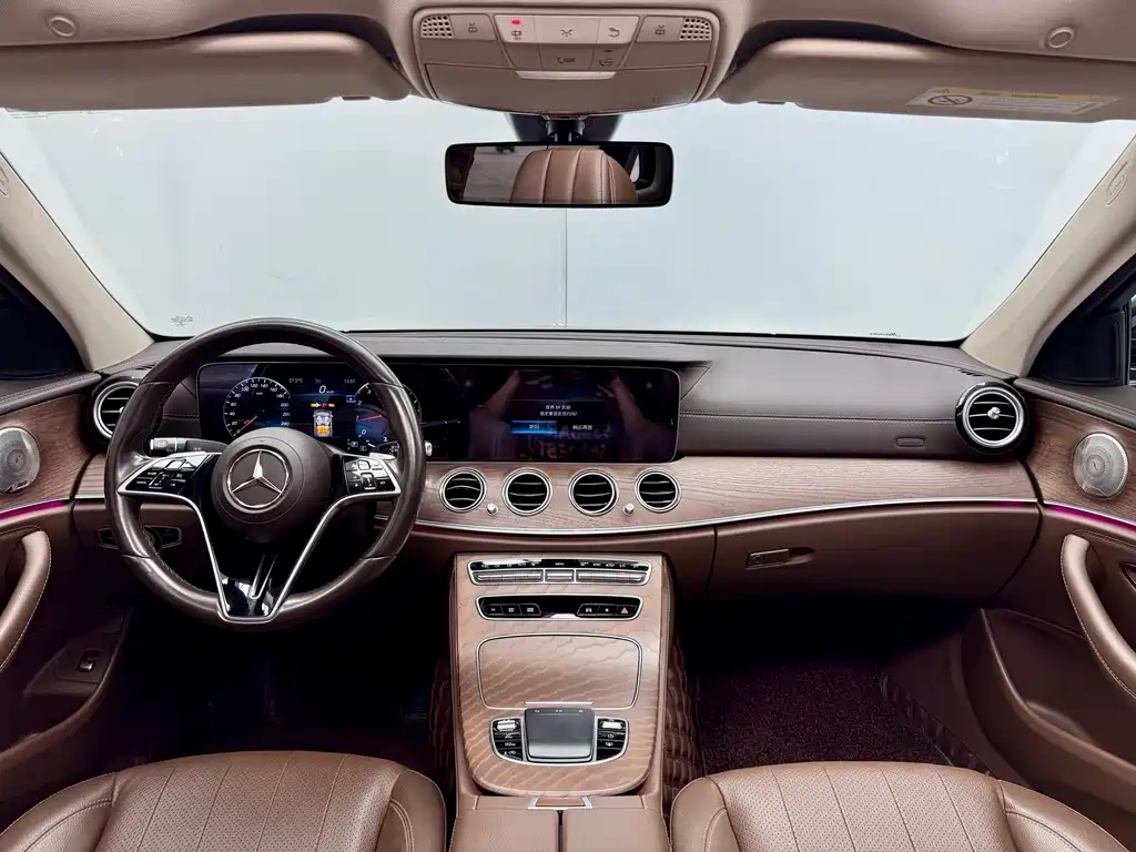 Mercedes-Benz E-Class 2022 — фото 17