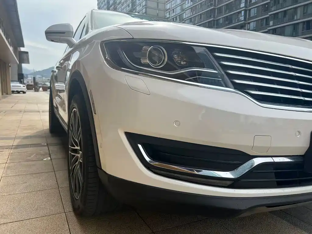 Lincoln MKX 2018 — фото 26