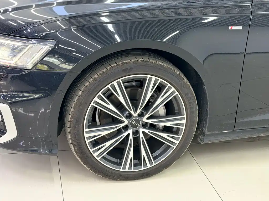 Audi A6L 2024 — фото 14