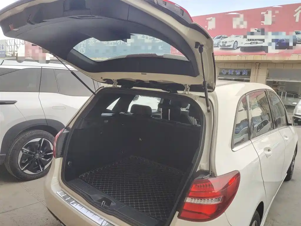 Mercedes-Benz B-Class 2018 — фото 19