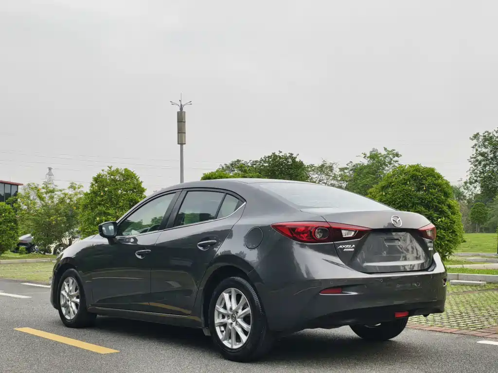 Mazda 3 Axela 2019 — фото 5