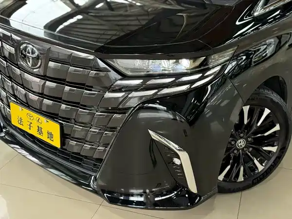 Toyota Alphard 2025