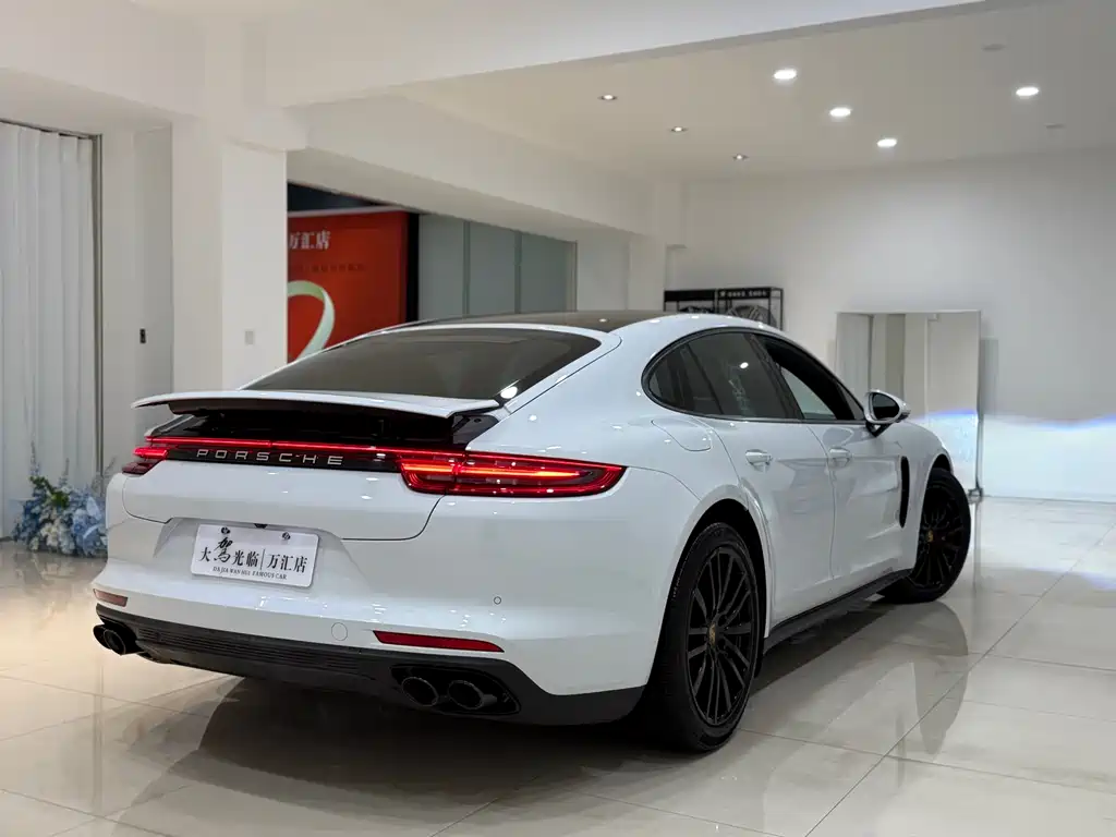 Porsche Panamera 2018 — фото 5
