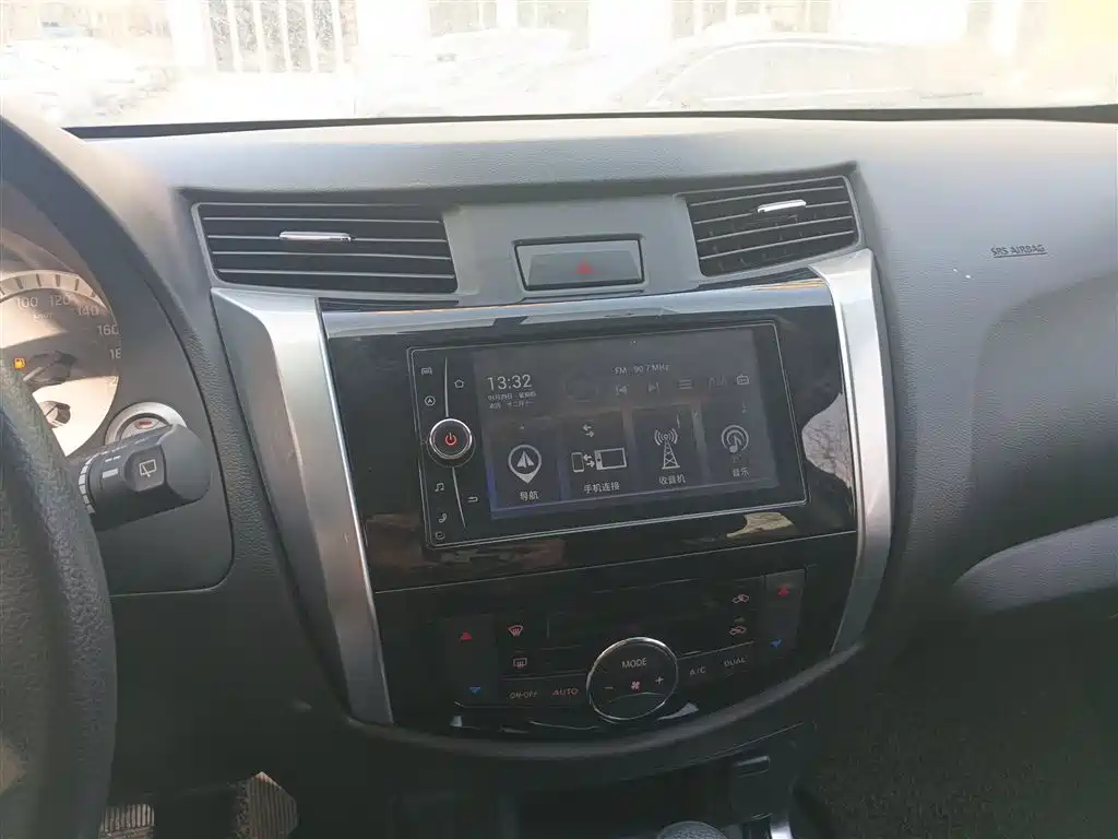 Nissan Terra 2018 — фото 13
