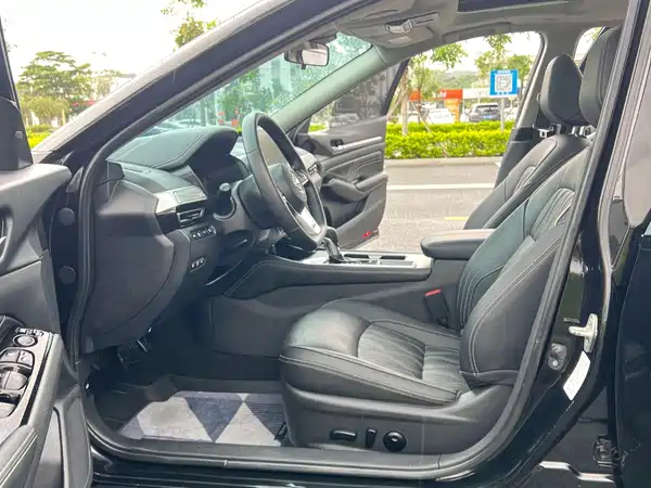 Nissan Teana 2022