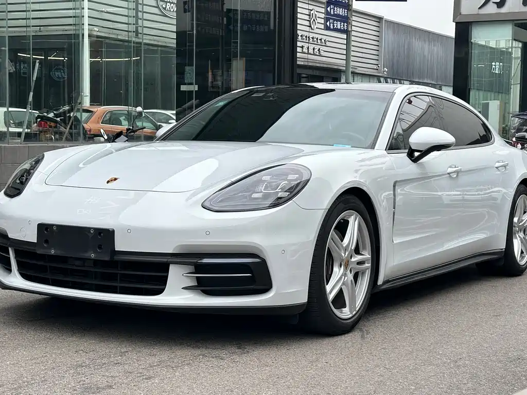 Porsche Panamera 2018 — фото 1