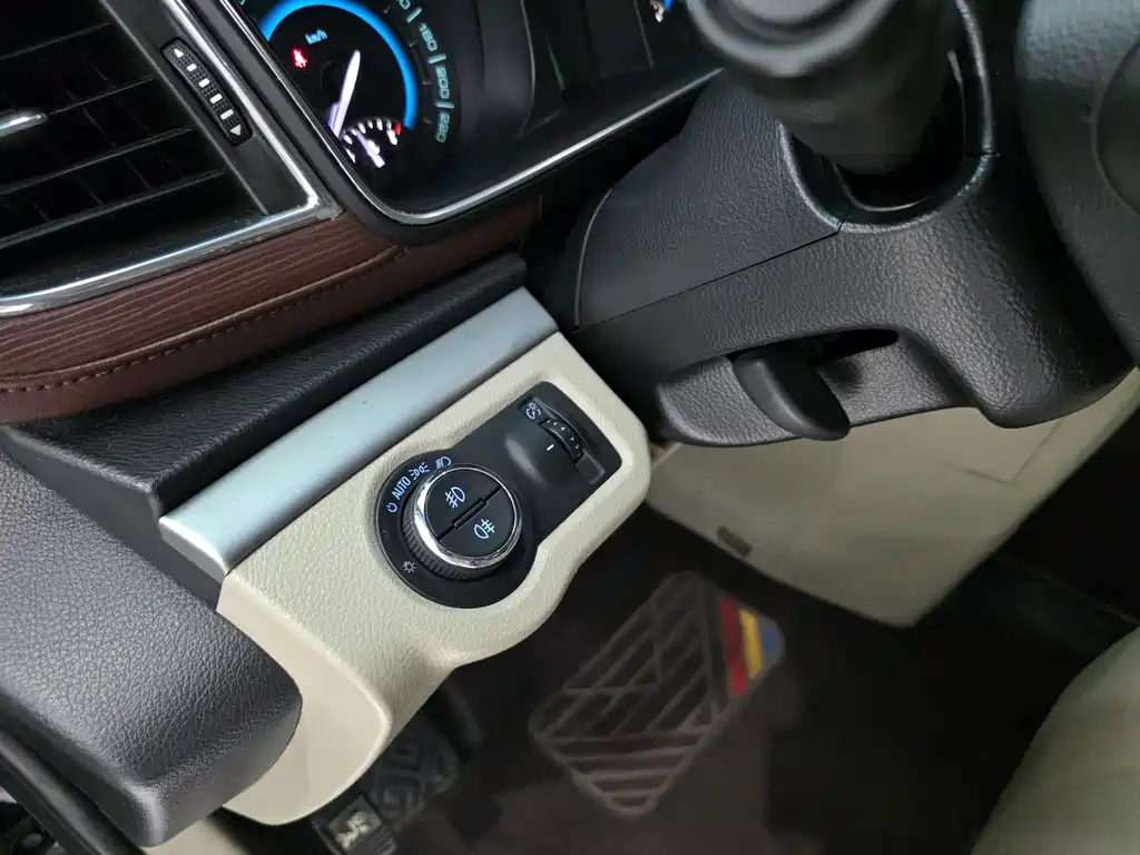 Buick GL8 2015 — фото 7