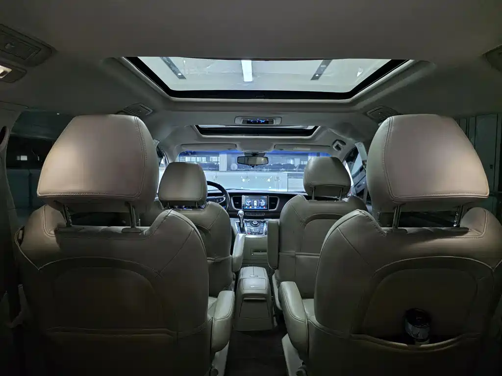 Buick GL8 2015 — фото 13