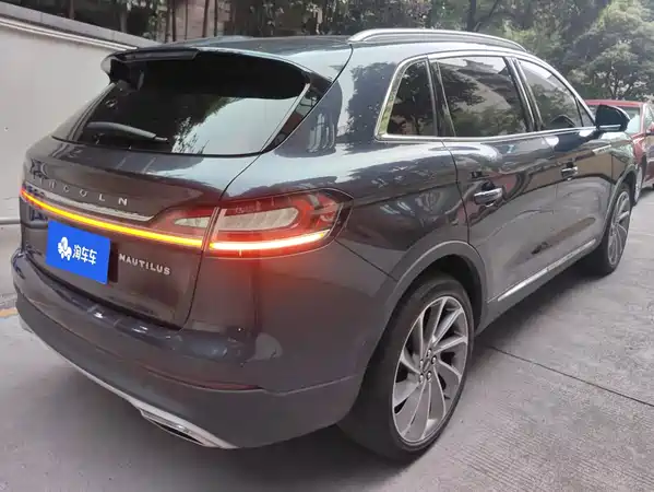 Lincoln Nautilus 2021