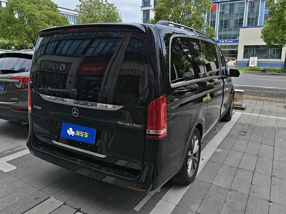Mercedes-Benz V-Class 2023