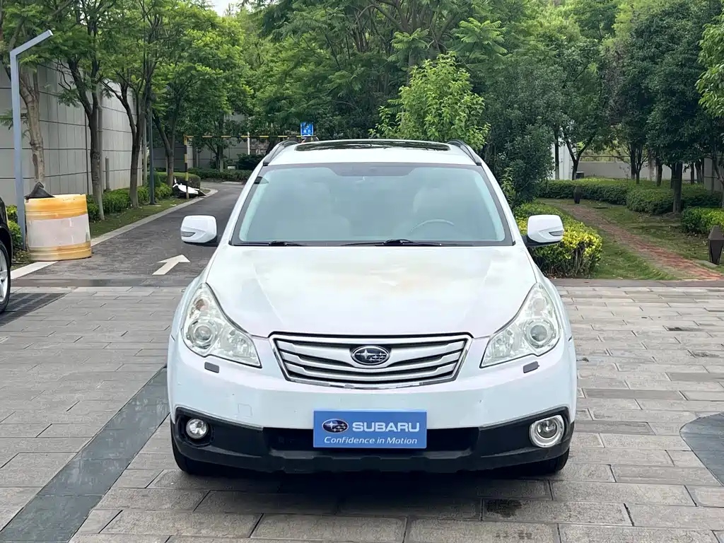 Subaru Outback 2010 — фото 2