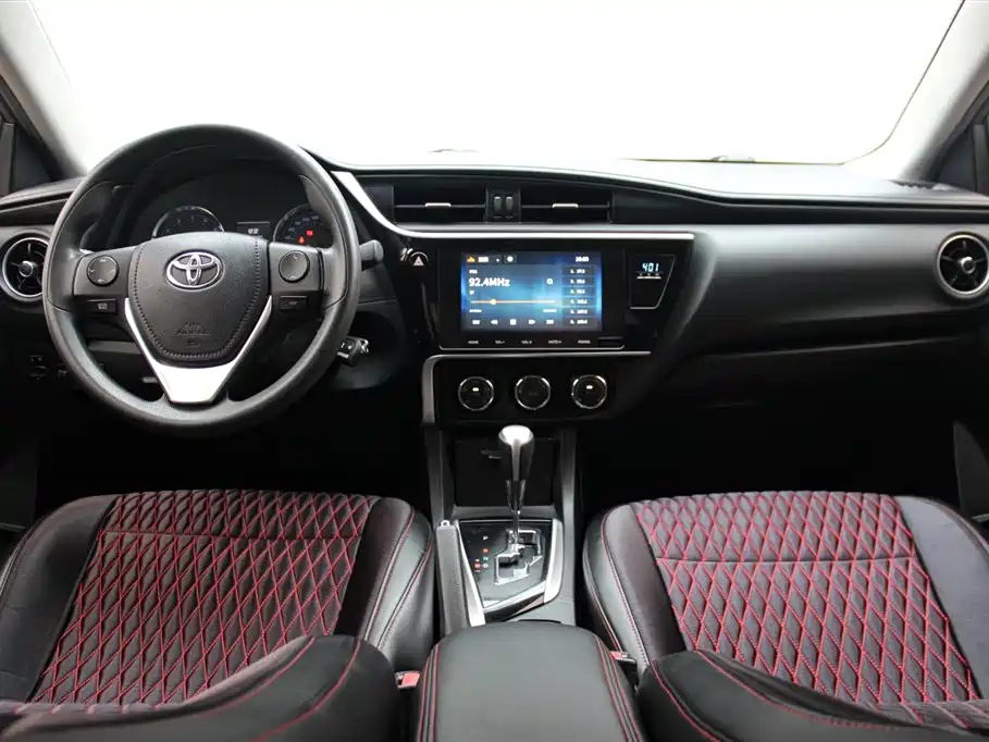 Toyota Corolla 2018 — фото 9