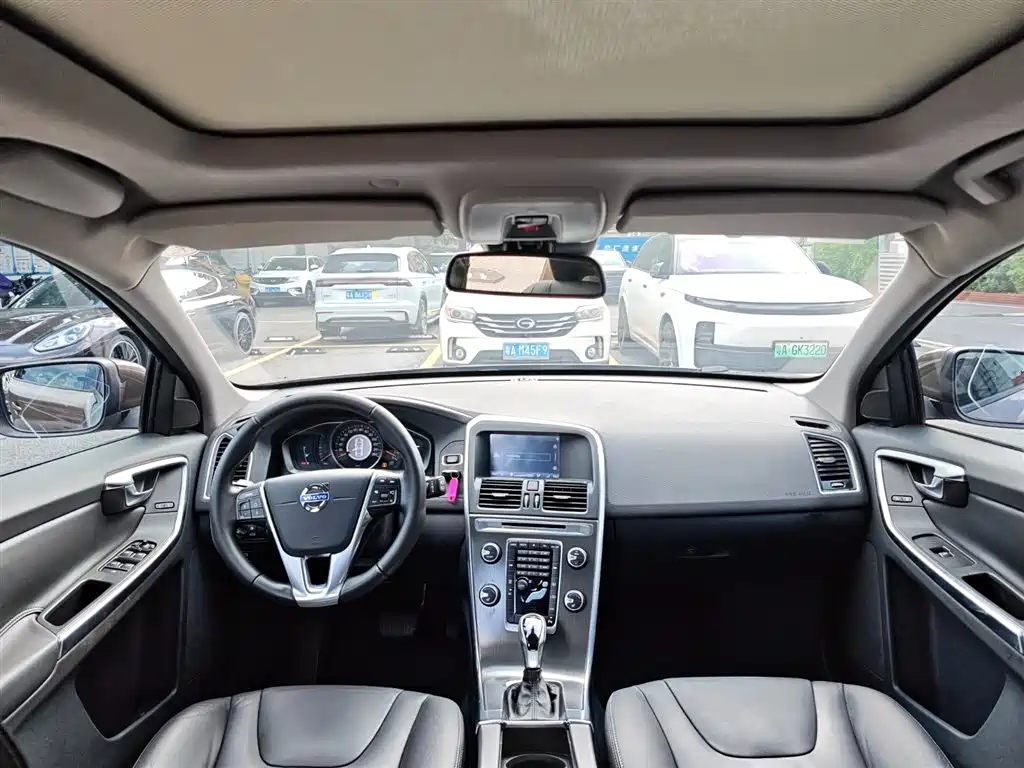 Volvo XC60 2014 — фото 19