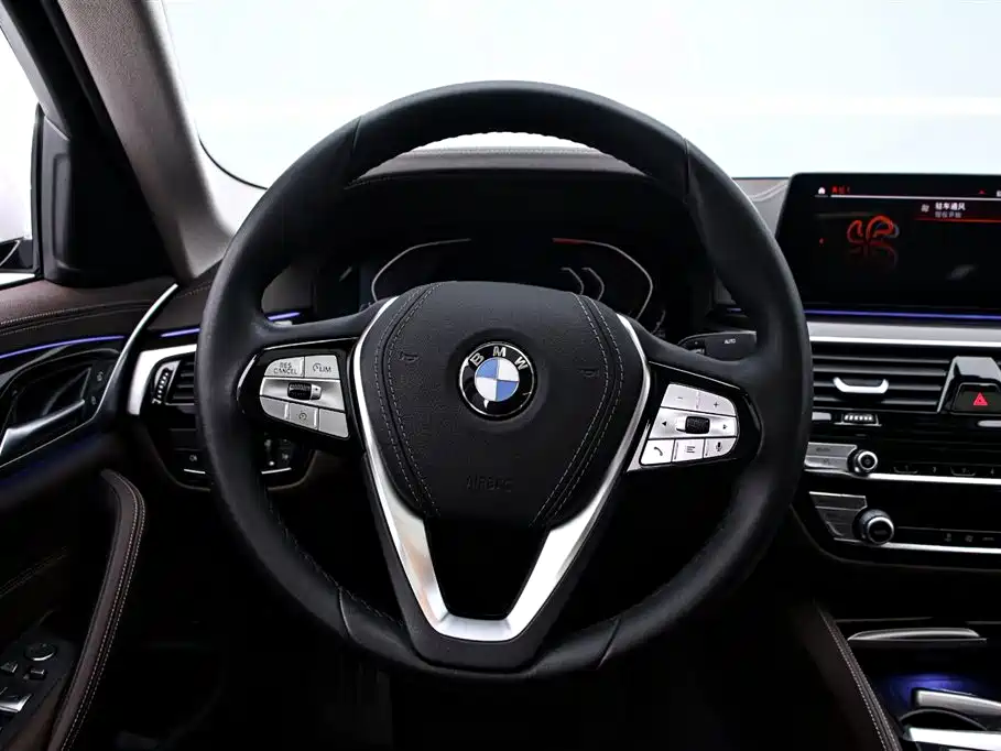 BMW 5 Series 2020 — фото 7