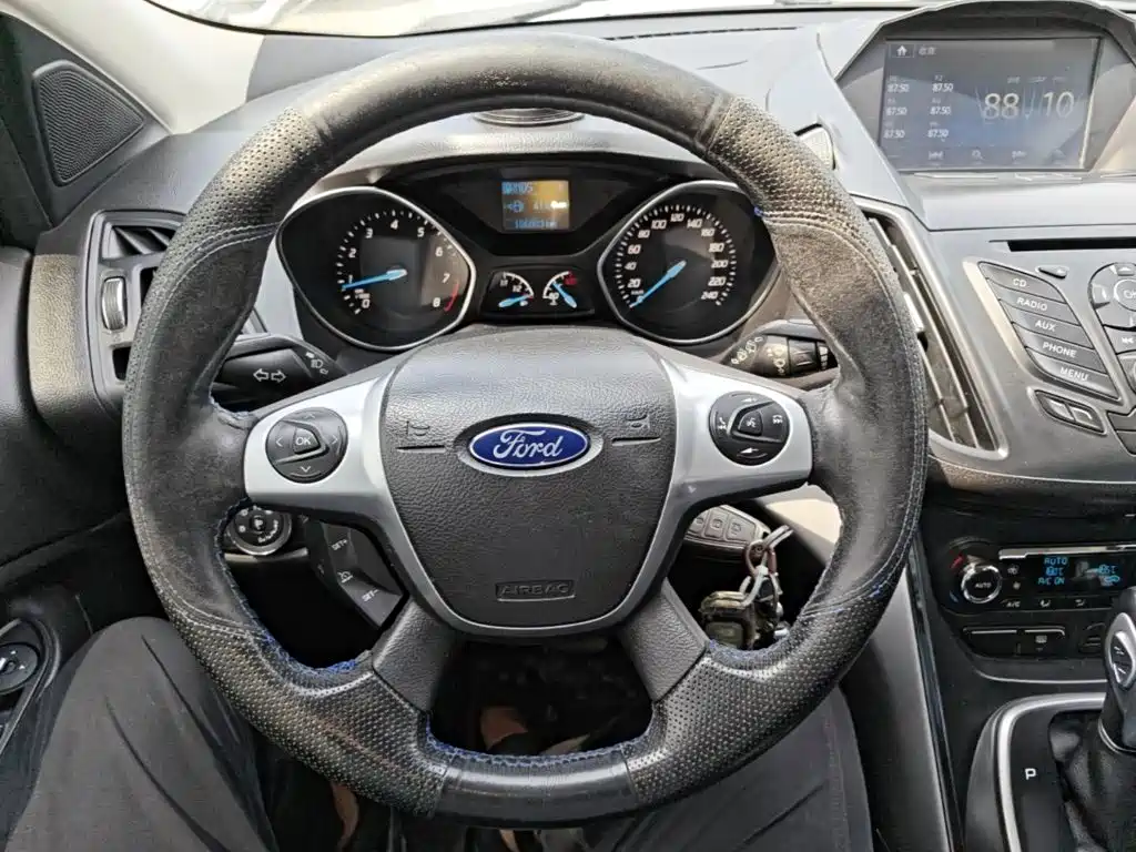 Ford Kuga 2015 — фото 11