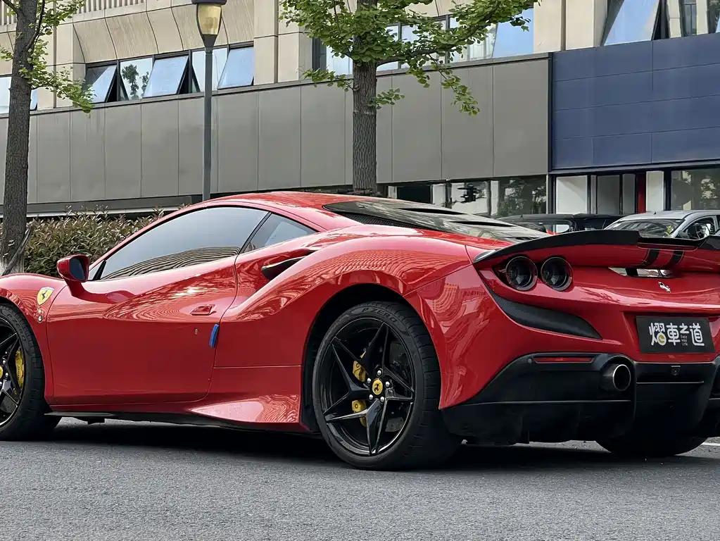Ferrari F8 2023 — фото 3